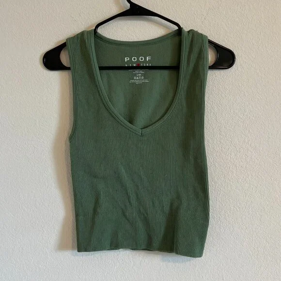 Jade green ribbed vneck tank top - Picture 1 of 3
